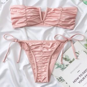 Ruched V Wired Bandeau
Bikini Swimsuit